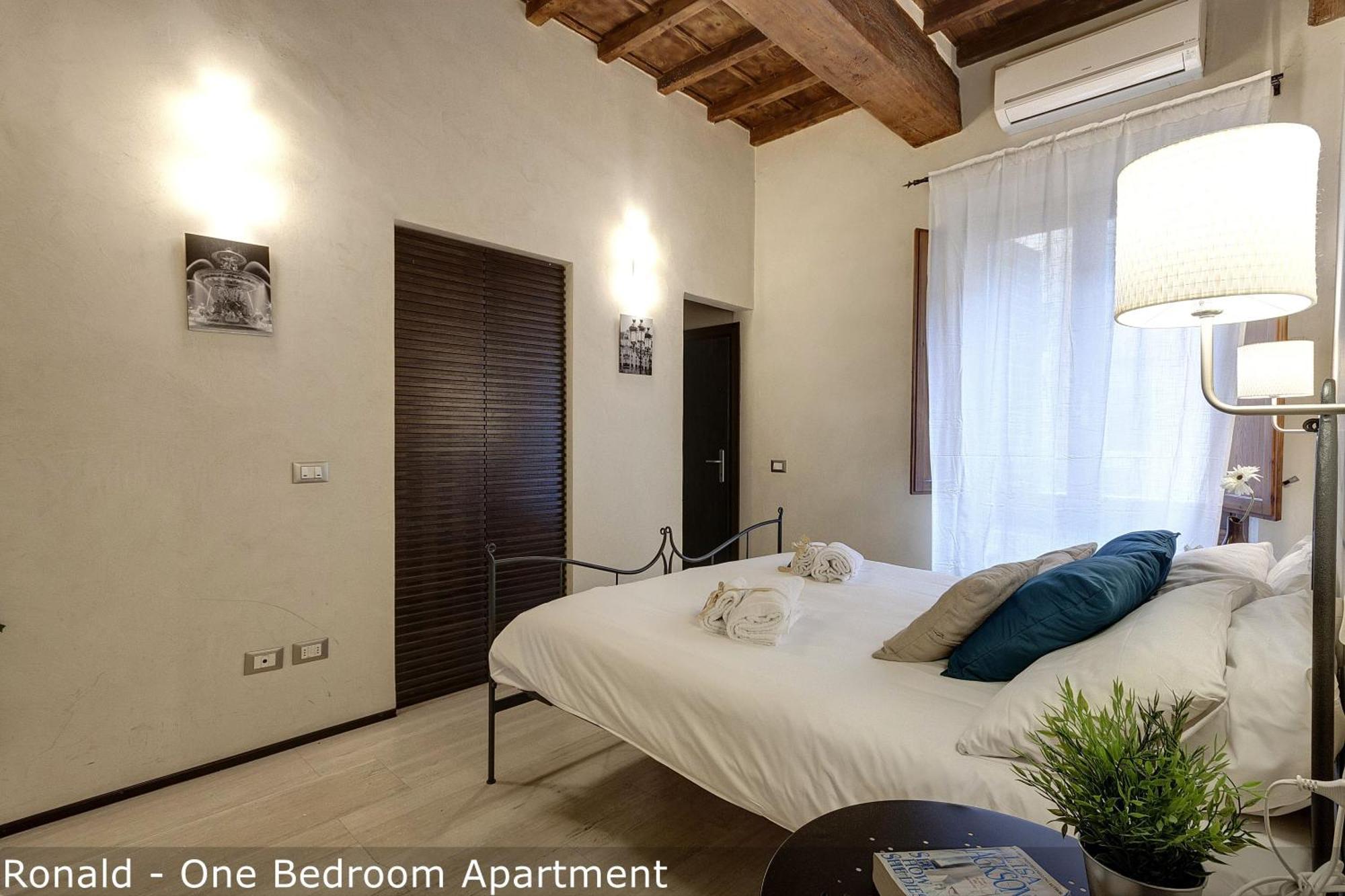 Calzaiuoli Apartments By Mamo Florence Room photo