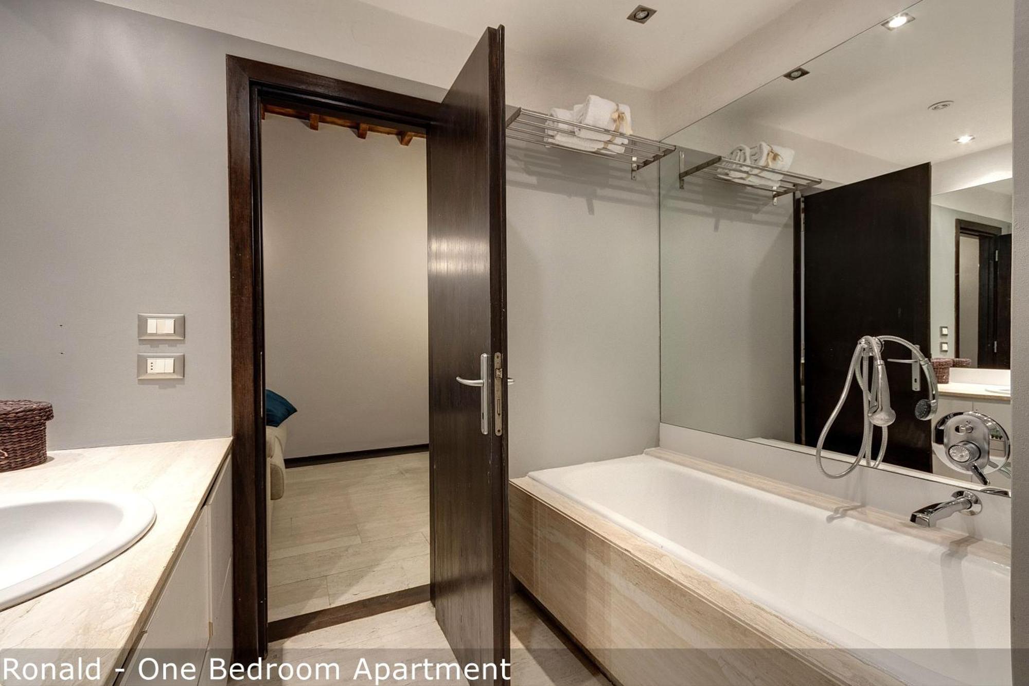 Calzaiuoli Apartments By Mamo Florence Room photo